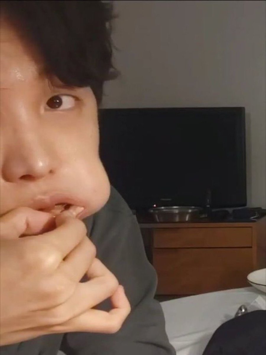 loIihobi's tweet photo. 😭 https://t.co/6qmZOhxUbM
