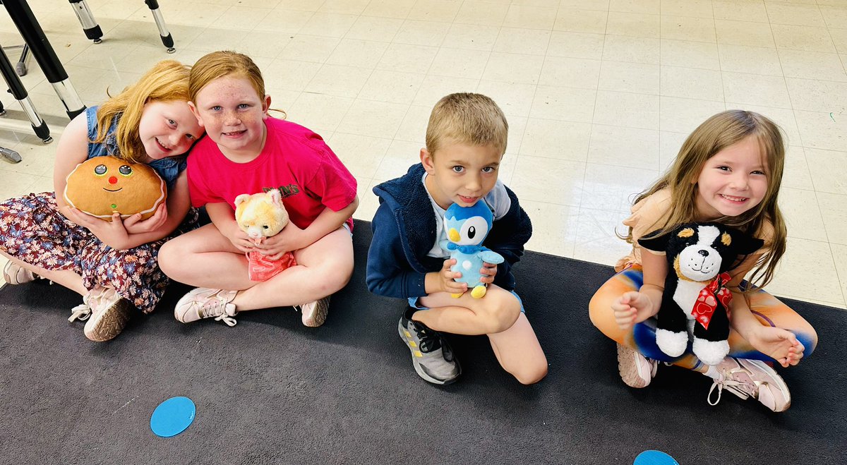 Starting our ABC Countdown to Summer with stuffed animals for letter A 🧸 🐾#GoBlackcats #1stGrade #Abccountdowntosummer