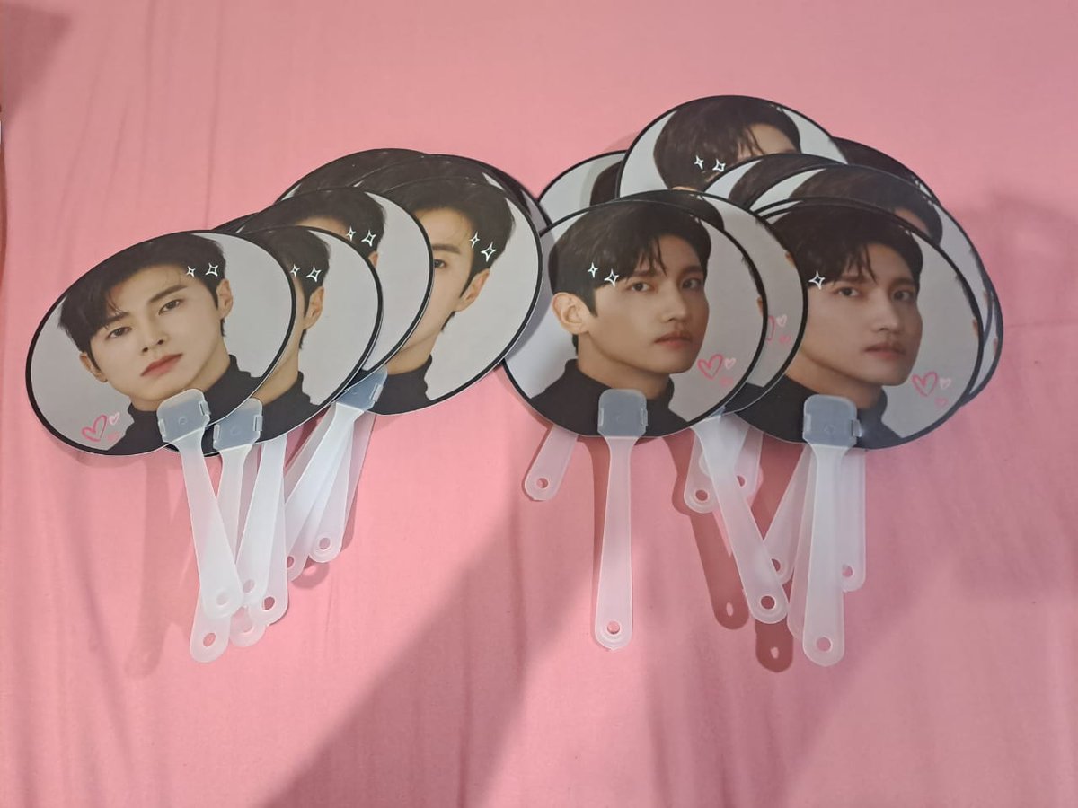 flvneur's tweet photo. TVXQ! 20&amp;2 in JAKARTA freebies

🎐PET handfand (20) pick 1
🔖 bookmark (80)
🎴 PC unoff (100)
🍪 cookies (12)
All available in 2 ver

📍Around Hall 5
🕘 10-11 AM
🎈Claim : show ticket + say hi + what you want
Trade OK
Find tote bag kaleng kerupuk merah

#TVXQ_20n2_JKT https://t.co/RUdYZttMwS