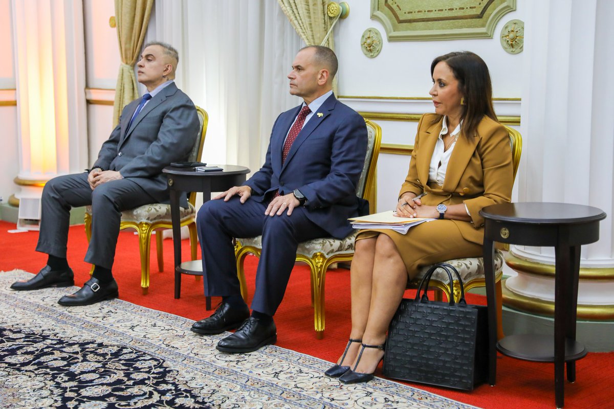 Excelente reunión de trabajo con Igor Victorovich Krasnov, Fiscal General de la Federación de Rusia, fortaleciendo aún más la cooperación integral entre Rusia y Venezuela. Somos pueblos que unen sus esfuerzos y voluntad para garantizar el bienestar y la prosperidad a nuestras…