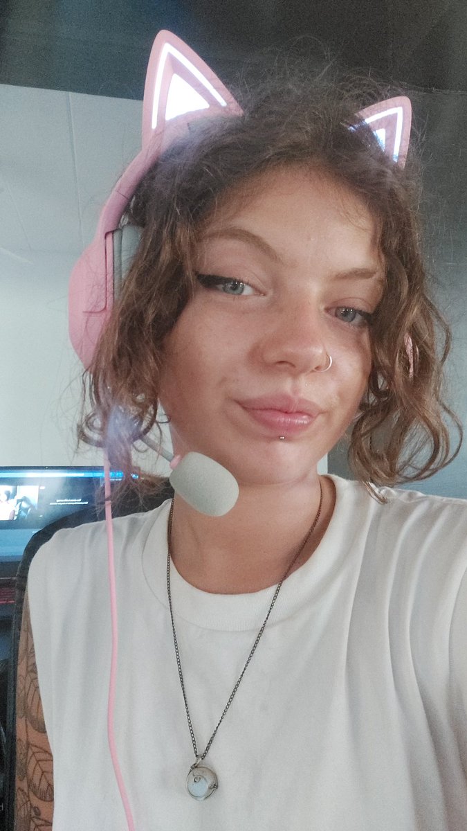 smbuconic's tweet photo. STREAMING NOW 💥❤️‍🔥 Come to play southpark with me!! I will be uploading chapters of the game so you can follow the history and fun jokes with me! See you soon, kisses 😻💕 #SouthPark #GamingCommunity #egirl 
LINK AT THE BIO https://t.co/L63d84DOU3