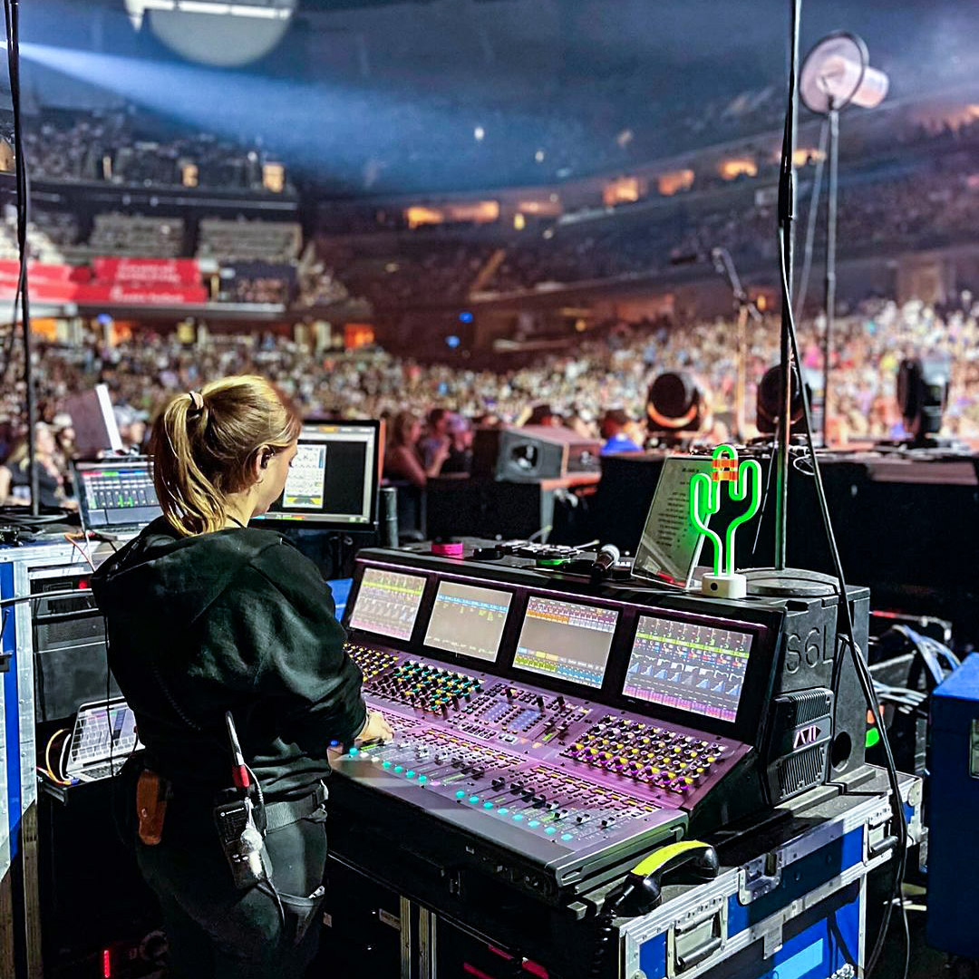 💜 Stage Left
📷 instagr.am/alyssa.thereel…
▶️ avid.com/s6l

#livesound #sound #audio #monitors #monitorengineer #tour #avids6l #avidlivesound #venues6l #avid