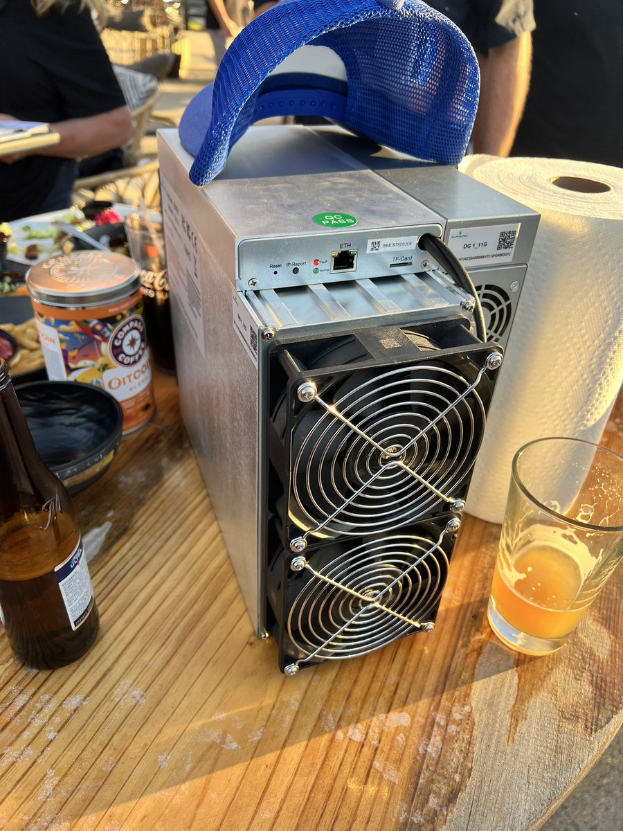 I had a blast at the @VABlockCouncil #Bitcoin Halvening party! Thank you for throwing such a great party So great to see people in my area who are into crypto as much as I am. Great discussions of all kinds and made some great connections as well