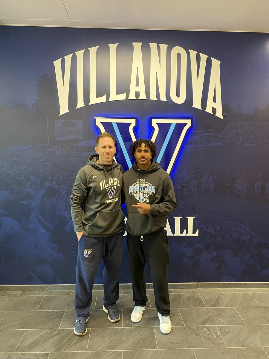 JayvionChandler's tweet photo. Big thanks to @CoachRiede for the visit at Villanova. Beyond blessed to meet the awesome coaching staff and players.
@Phillip65773 
@coachferranteVU https://t.co/EV82EJhSR0