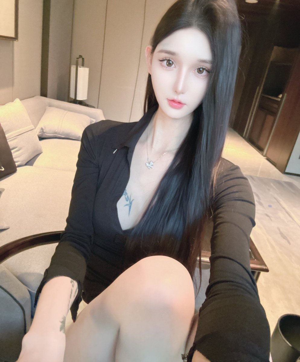 atstsxin's tweet photo. 来西安只办三件事。见朋友 喝酒 睡觉 https://t.co/yTOW1SjLVF