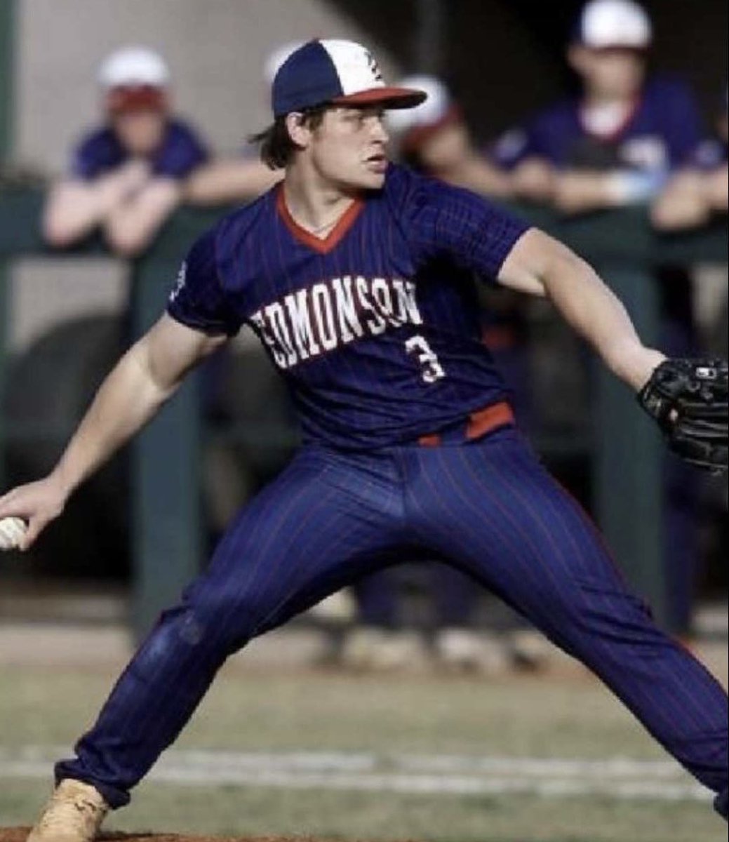 JosephDecker23's tweet photo. Hunter Wilson in his last three games. 

7-9 At Bat (.778)
3 Home Runs. 
3 Doubles. 
1 Single. 
Walked 3X. 

Against Butler, (Tuesday Night) 
7 Innings. 
16 Strikeouts 
2 Walks.

Only up from here as (Sophomore) Hunter Wilson has started strong! EC takes on Grayson next week! https://t.co/bykmleTBVG