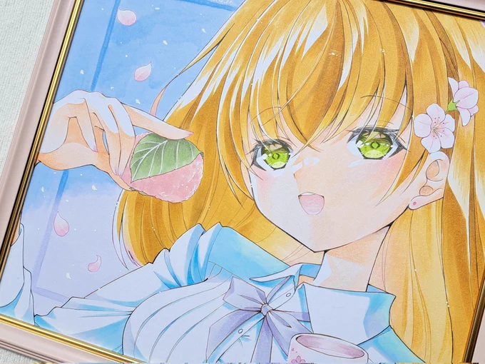 この間描いた色紙は額に入れて非売品コーナーに移りました(#関西コミティア70 新刊に収録予定)機会を見つけて展示します#コピック #アナログ絵展示場 