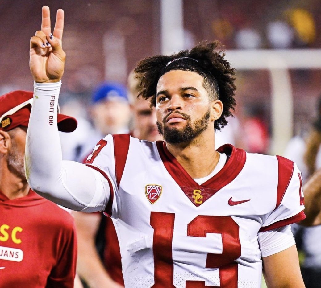 nflrums's tweet image. Chicago #Bears offense heading into the 2023 season:

  QB: Justin Fields 
 RB: Khalil Herbert 
WR: DJ Moore 
WR: Darnell Mooney
 WR: Chase Claypool
 WR: Tyler Scott 
TE: Cole Kmet 

 Potential Bears offense heading into the 2024 season:
 QB: Caleb Williams 
RB: D’Andre Swift…