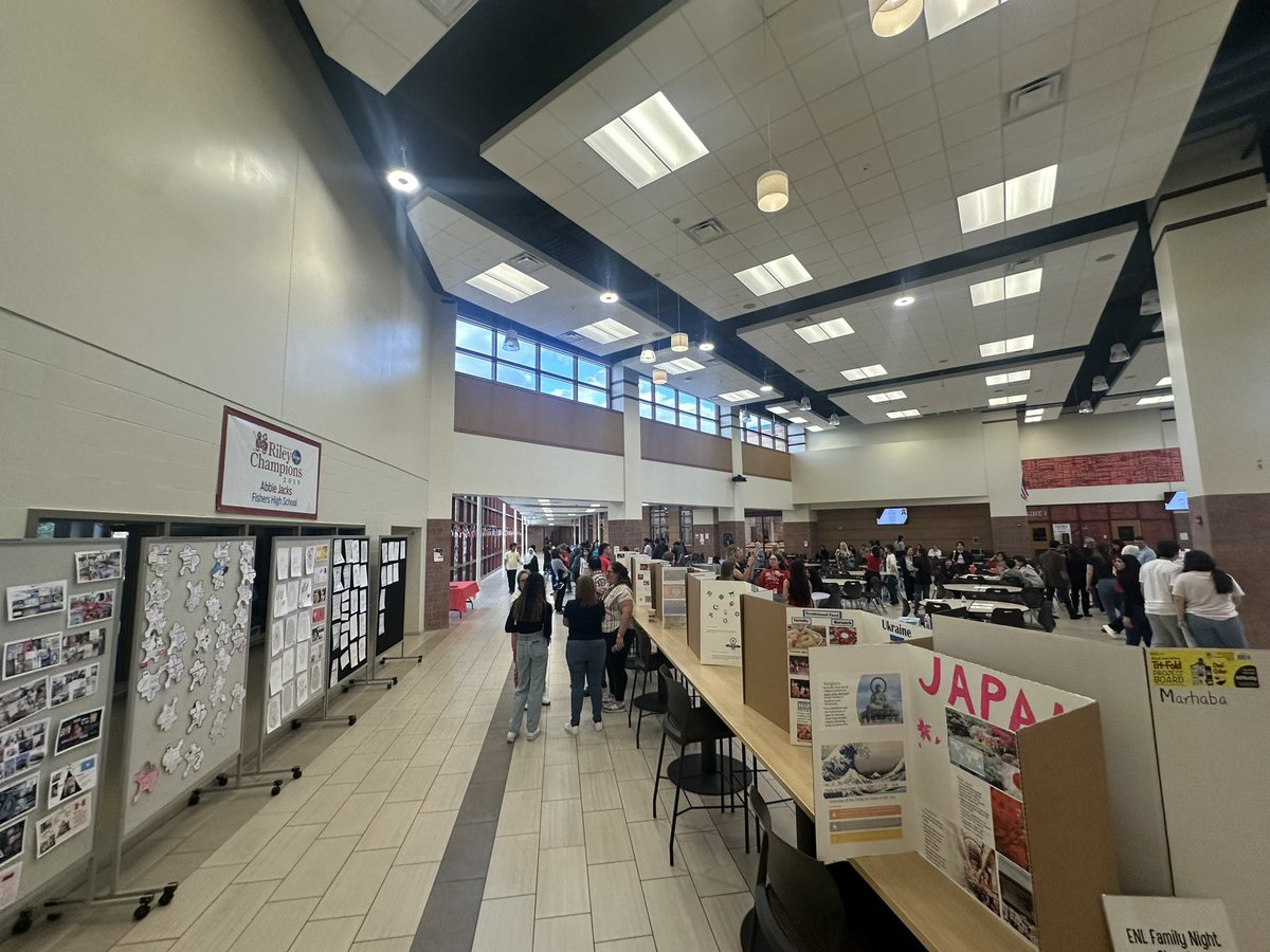 UrbanJason's tweet photo. Thank you to the students and staff that participated in the FHS ENL Family Night. #buildtradition https://t.co/sAzaoxaqRd