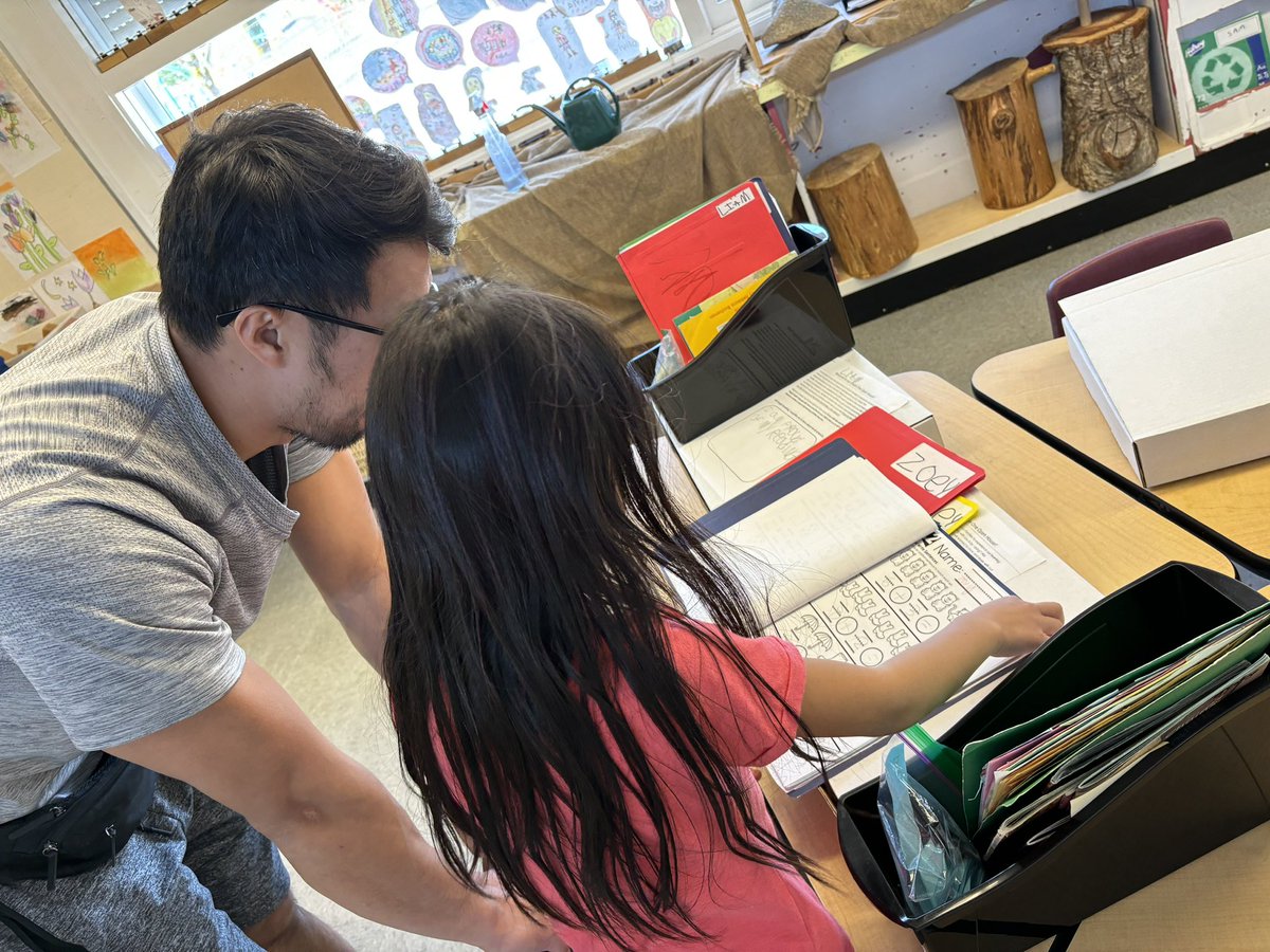 BrentwoodParkSD41 (@brentwoodsd41) on Twitter photo There is a buzz at Brentwood today as students joyfully and proudly share their learning with family members during student-led conferences. This is one of our favourite days of the school year! <a href="/burnabyschools/">Burnaby Schools</a> There is a buzz at Brentwood today as students joyfully and proudly share their learning with family members during student-led conferences. This is one of our favourite days of the school year! <a href="/burnabyschools/">Burnaby Schools</a>
