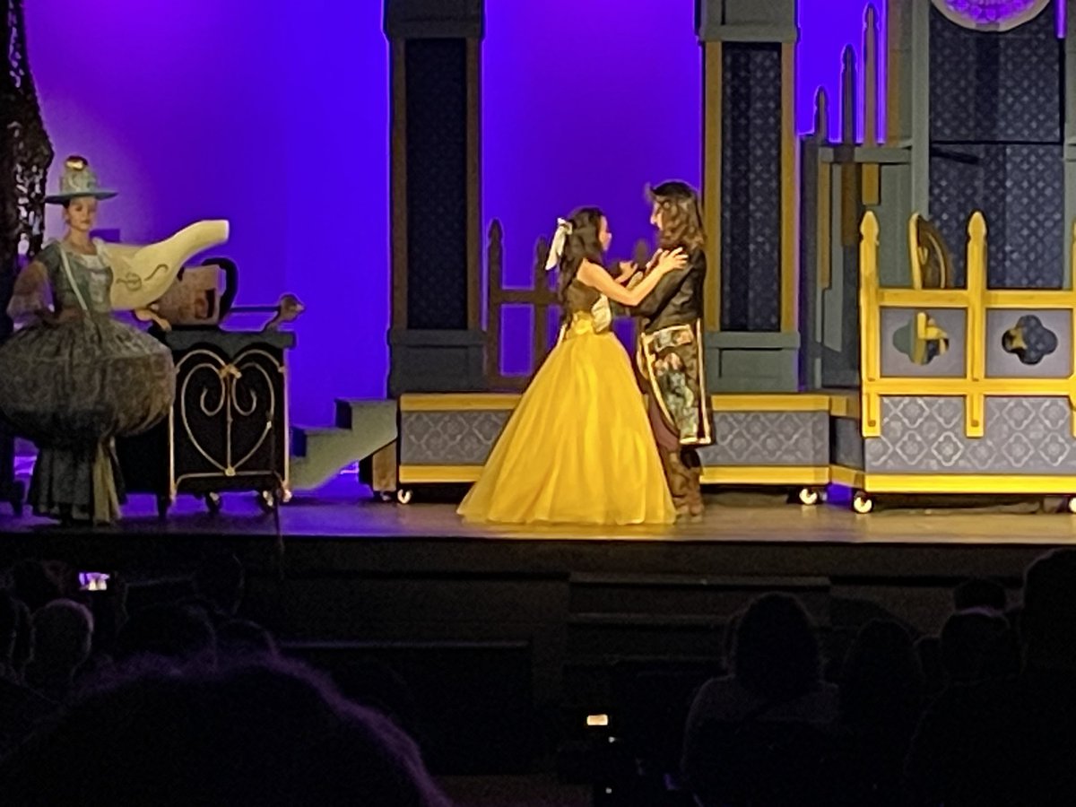 MCrobinsonap's tweet photo. Great performance of Beauty and the Beast tonight at the Ranch! If you don’t have plans for this weekend, there are more shows at 7pm tomorrow, 1pm and 6pm on Saturday. The cost is $10. @SouthWestGHS @GCSchoolsNC @Super_GCS @docangiemo2014 https://t.co/SnLduXDyn2