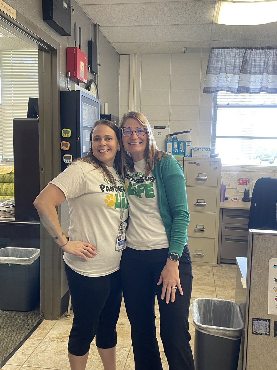 Twinning with a dynamic Panther Cub! 💛💚🖤🐾