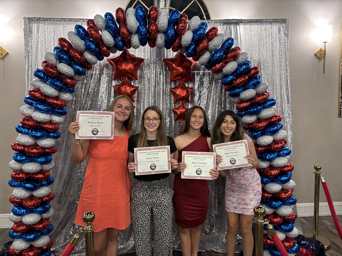 _CoachArce's tweet photo. A beautiful night to reflect on our season and honor our amazing athletes. Thank you to our parents for organizing a great event! 

Red Defensive MVP: Sadie Gonzalez
Red Offensive MVP: Gracie Culver
Red MVP: Madison Moore
Red Eagle: Kylie Carbaugh

🦅⚽️❤️ https://t.co/CcNaaZiC43