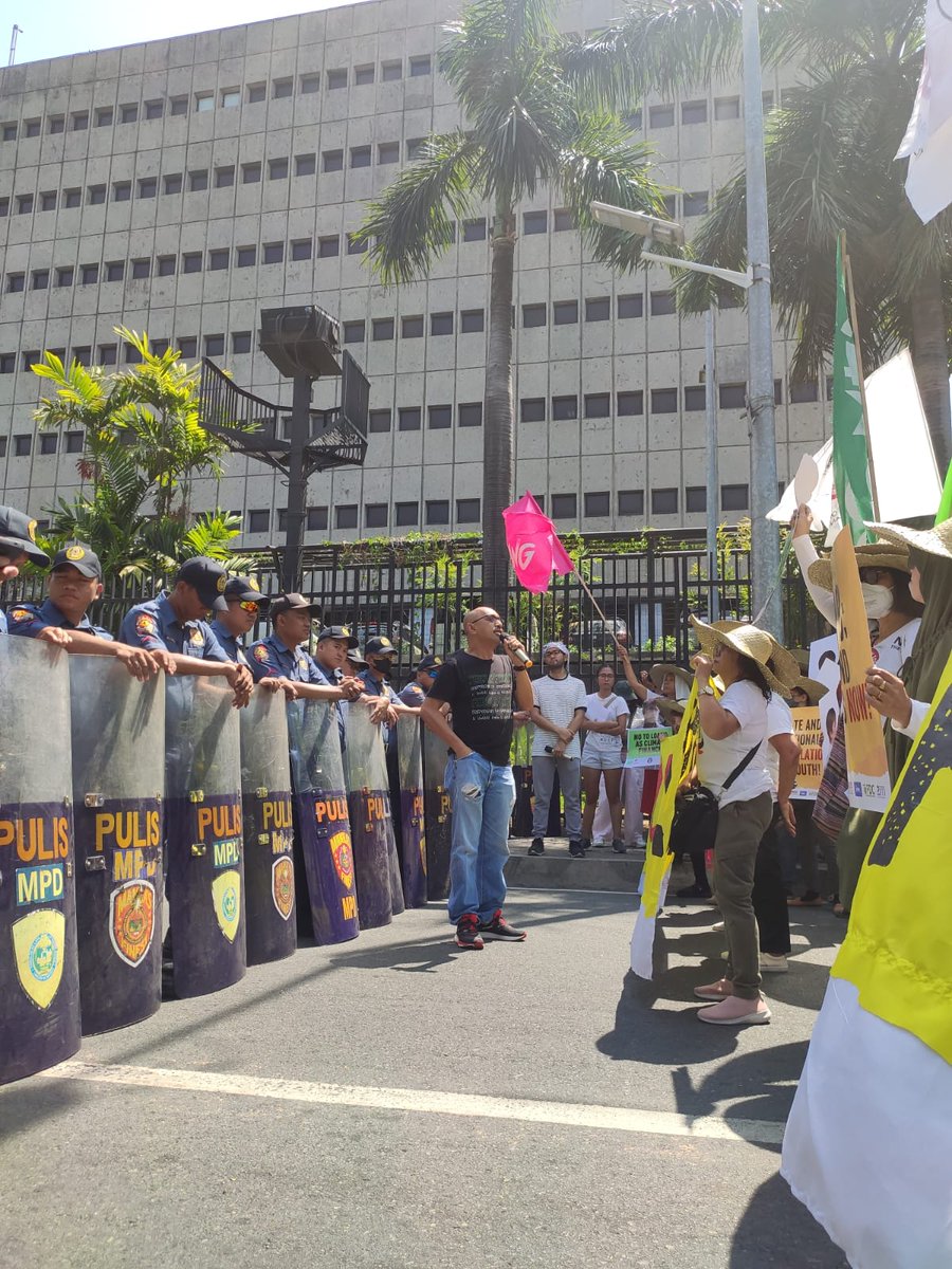 @fdc_phils Val Vibal of ZOTO demands #EndFossilFuelFinance, emphasizing that the IMF-WB must cancel loans for fossil fuel projects to uphold credibility and ensure #DebtJustice.