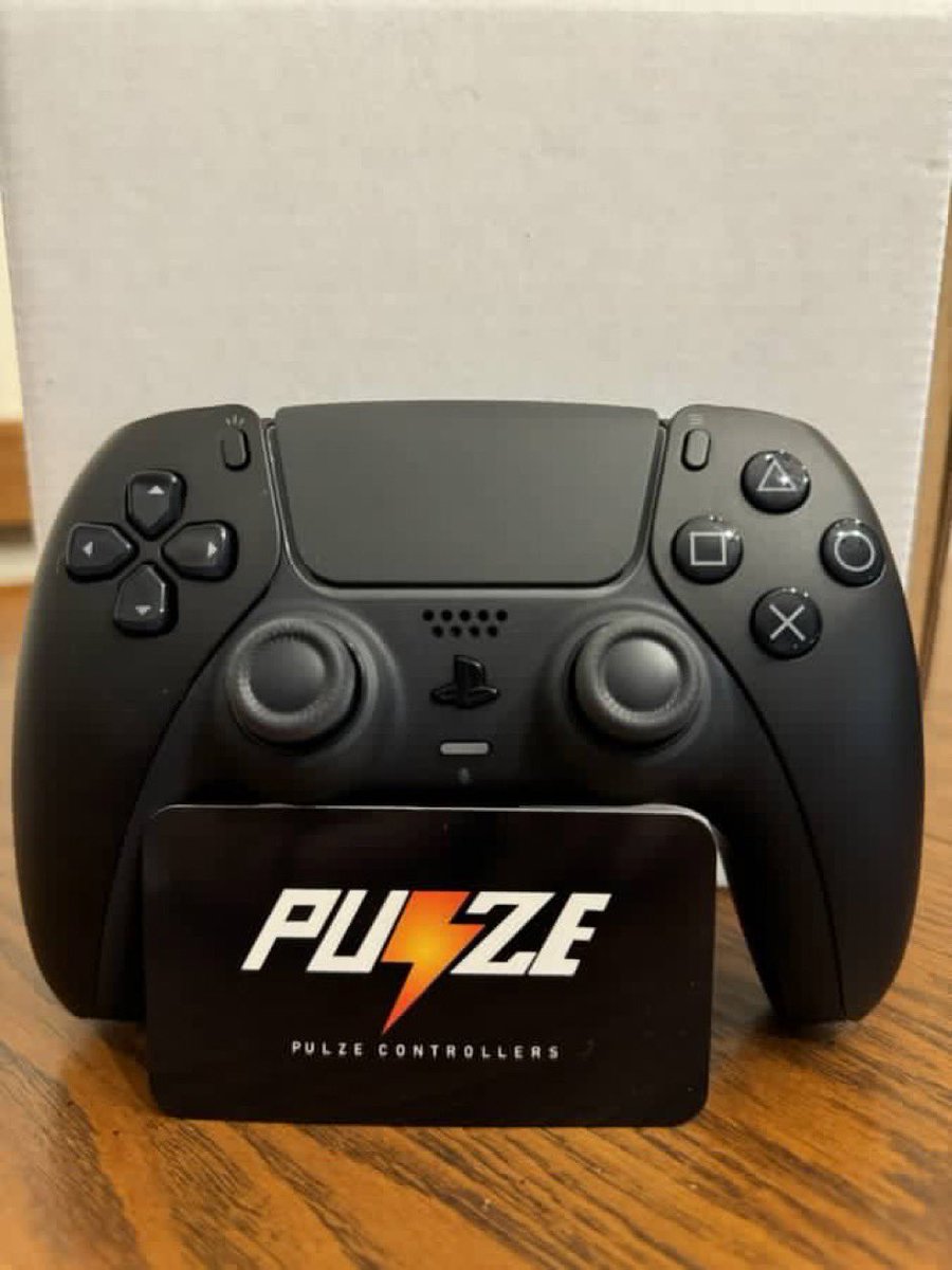 GUESS WHAT…. Frigid Gaming is doing a giveaway ‼️

We will be giving away a beautiful control purchased from <a href="/PulzeController/">Pulze Controllers</a> to one lucky participant 😈🥶

Want in? All you got to do is 
▪️like this post, 
▪️follow @COFreezeTeam and <a href="/PulzeController/">Pulze Controllers</a>,
▪️and retweet this post 🫡