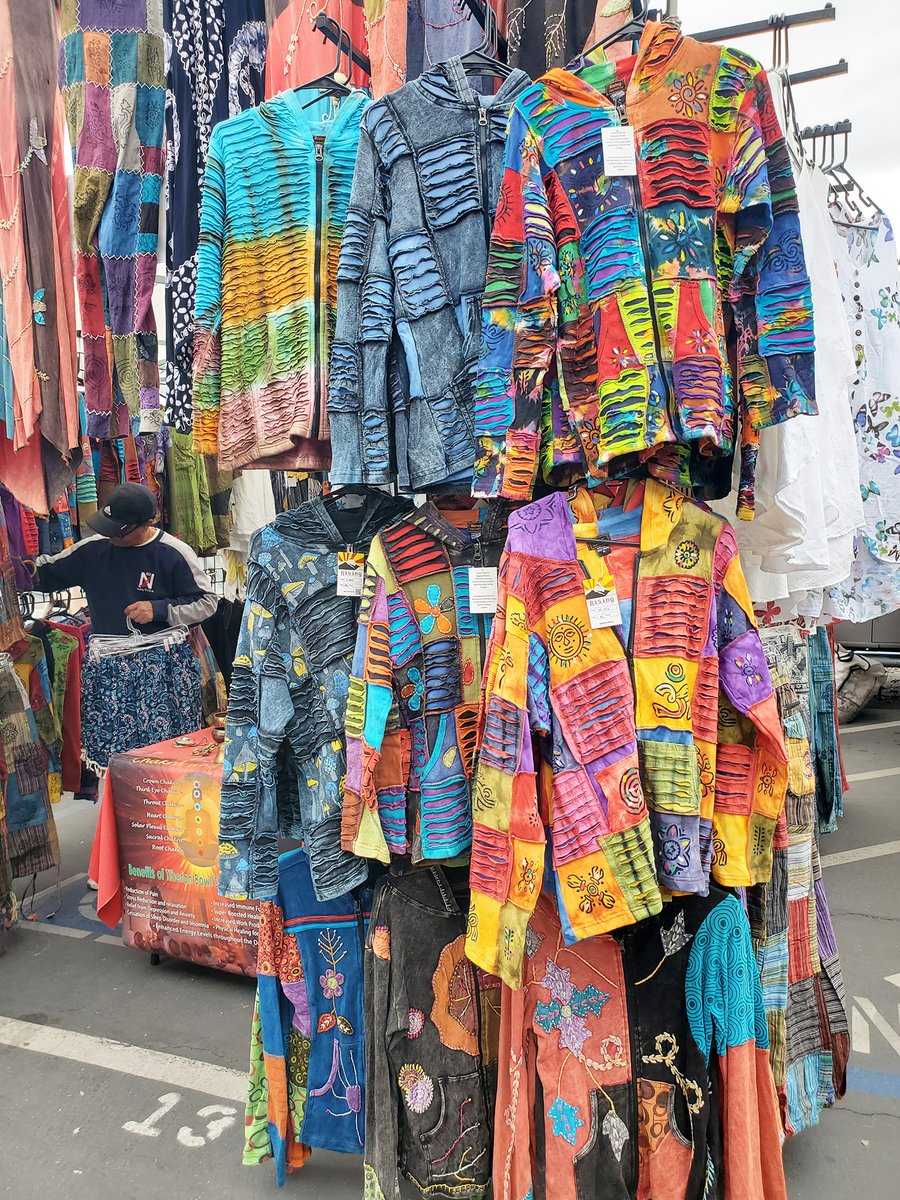 Say goodbye to cookie-cutter fashion and hello to individuality! From boho chic to urban flair, The Street Fair vendors have something for every taste and occasion. 🛍️✨ #thingstodoinpalmdesert #outdoorshopping #streetfair