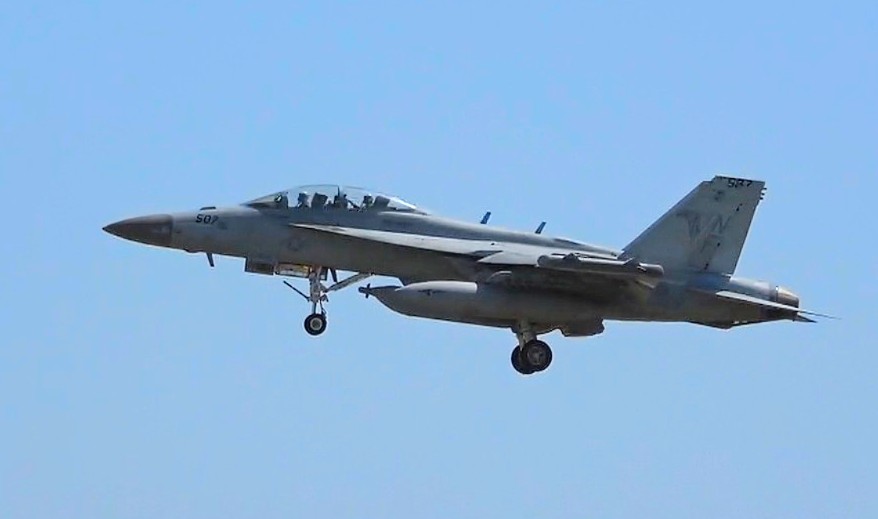 1091basser's tweet photo. 2024/04/19 
10:44〜11:04
U.S NAVY
VAQ-141 Shadow Hawks
EA-18G Glowler
NF507 169130
NF502  168895
NAF ATSUGI RW01↘
#厚木基地
#ShadowHawks https://t.co/OBQc6jyklo