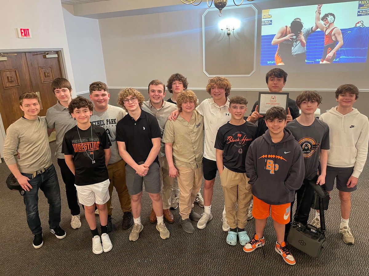 wrestlingbphs's tweet photo. What a year… a lot to be proud of from these teams! Congratulations to our Black Hawk JH and HS wrestlers on great seasons! Good luck to our seniors moving on to compete at the next level and serve our country! #TrainWorkWin #WorkHardOrGetBeat https://t.co/WyaebwYv0H