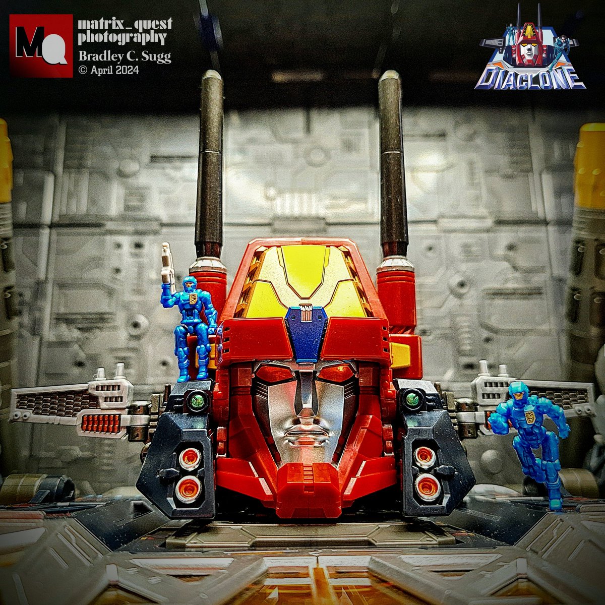 BradleyCSugg's tweet photo. - "DIACLONE!"

I give you the modern version of the face from the #Diaclone logo, #RobotBaseGX, a loving homage to the original, vintage Diaclone's #GreatRobotBase from 1980.

#ダイアクロン #DiaNauts #ロボットベース #TakaraTomy #ExHobby #One60ScaleWorld #matrix_quest https://t.co/QuDh7bNPNm