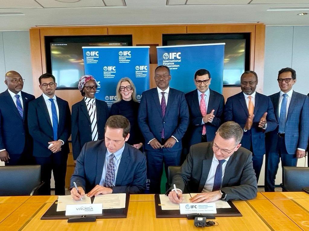 SergioPimenta_'s tweet photo. We also marked an important moment: @IFC_org signed an agreement with @VirungaPower to help electrify up to 70% of #Burundi (from 12% now) in the next several years. This increase would fundamentally change Burundi's growth trajectory and unlock its enormous potential. https://t.co/dFkjbh47dk
