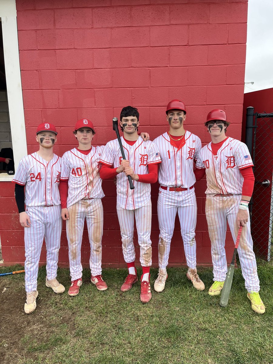 Hard Hat players of the game. Frank Cairone 10Ks Otley Makosky got out of a bass loaded jam in the 7th. Gavin Witz huge at bat in the 7th 2W 2R Austin Buchanan 1-3 2R game winning run. Mike McGinley game winning hit with 2 outs 3-1 count Single 2 RBIs 🩸🔴⚪️ Delsea 4 Paul VI 3