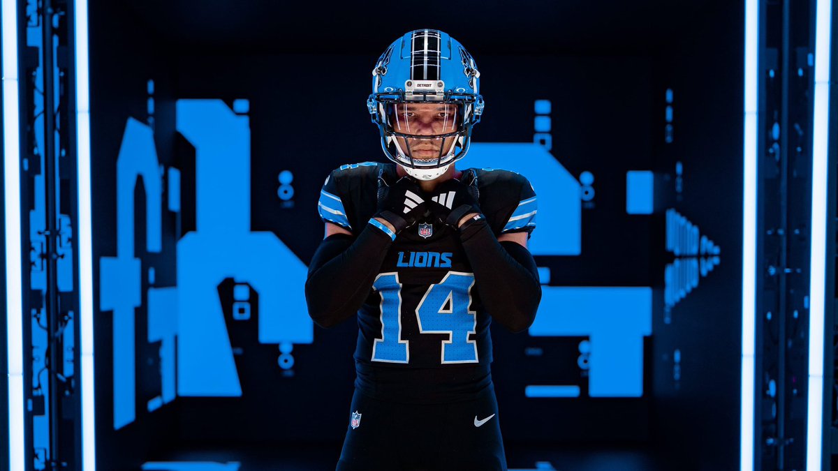 DetSparty_'s tweet photo. Would you say these two uniforms look the same? 💀 https://t.co/gzkyXdg0nB