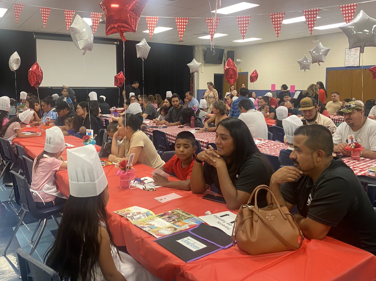 NISDEsparza's tweet photo. Reader’s Restaurant was a success! Thank you @NISD_ECE for your encouragement and support 📚@migdaliagpowers @Ms_EPuente https://t.co/mCvOq50wK1