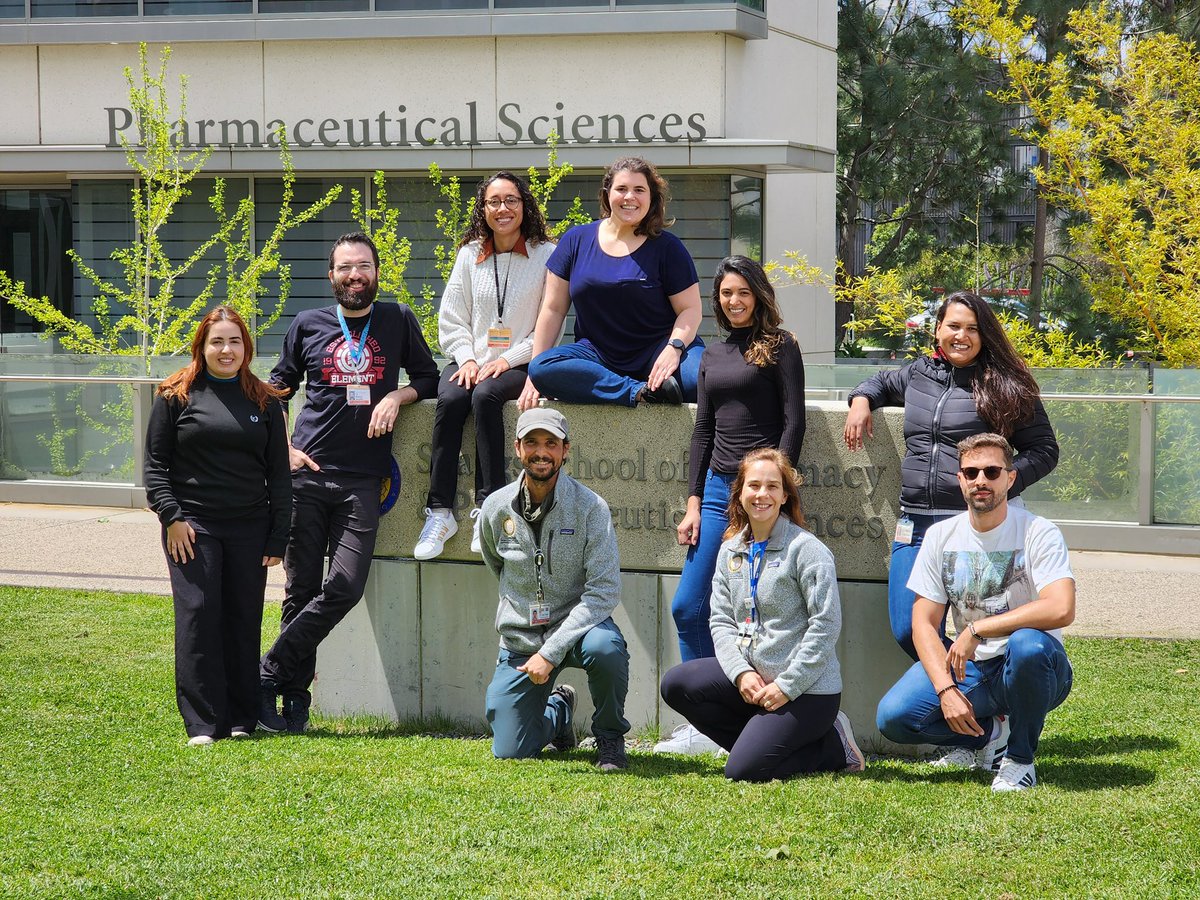 ThaizRodriguesS's tweet photo. 🇧🇷 Brazilian researchers 🔬at CDIPD (Center for Discovery and Innovation in Parasitic Desease) in @UCSDPharmacy 
#neglectedtropicaldesease #CDIPD #Skaggs https://t.co/Zv5N2w897T