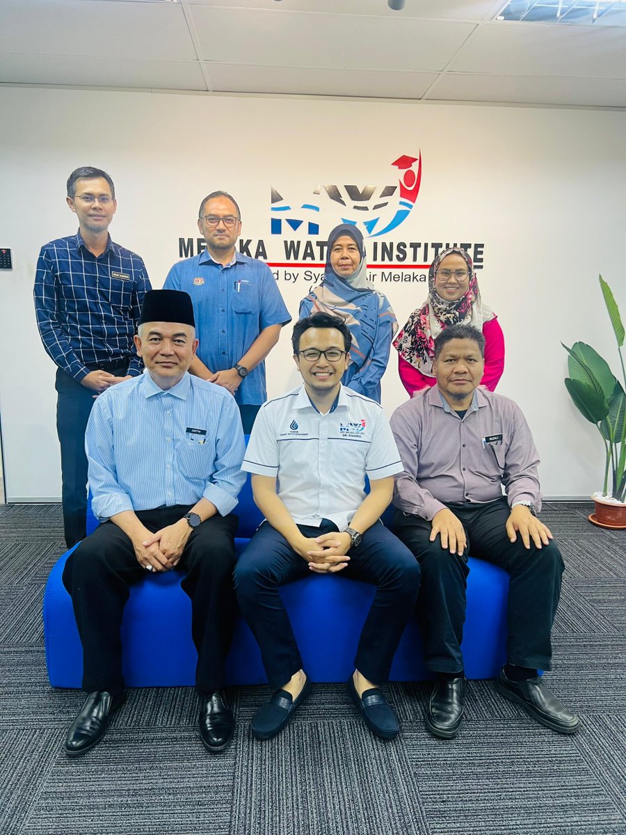 ilpbukitkatil's tweet photo. 𝗞𝘂𝗻𝗷𝘂𝗻𝗴𝗮𝗻 𝗛𝗼𝗿𝗺𝗮𝘁 𝗸𝗲 𝗣𝗲𝗷𝗮𝗯𝗮𝘁 𝗠𝗪𝗜 𝗠𝗲𝗹𝗮𝗸𝗮 𝗦𝗱𝗻. 𝗕𝗵𝗱.
Tarikh: 16 April 2024 (Selasa)
Masa: 10.00 pagi
Tempat: Wisma MWI Melaka

𝗙𝗮𝗰𝗲𝗯𝗼𝗼𝗸: ilpbukitkatil.melaka [https://t.co/nd5oLMcjMm] https://t.co/3h13TGxJ0o