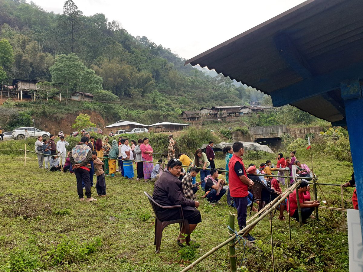 Peaceful Polling underway at Kafla village, E/K for Assembly and Lok Sabha.