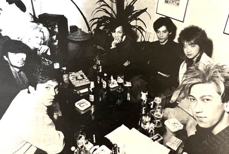 80年代ロックシーンのギタリスト集合写真
BOØWYの布袋さん
スライダーズの蘭丸さん
ARB(当時)の斉藤光浩さん
ルースターズの花田さん、下山さん
アナーキーの藤沼さん、マリさん

蘭丸さんがかわいい