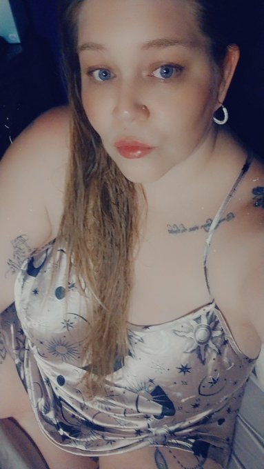Turning in early, it's been a loooong week, so happy tomorrow is Friday ! https://t.co/SArGfzSvH2