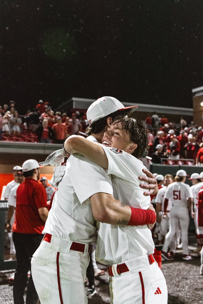 NCStateBaseball's tweet photo. What a moment 📸 https://t.co/ObTruAYtYD