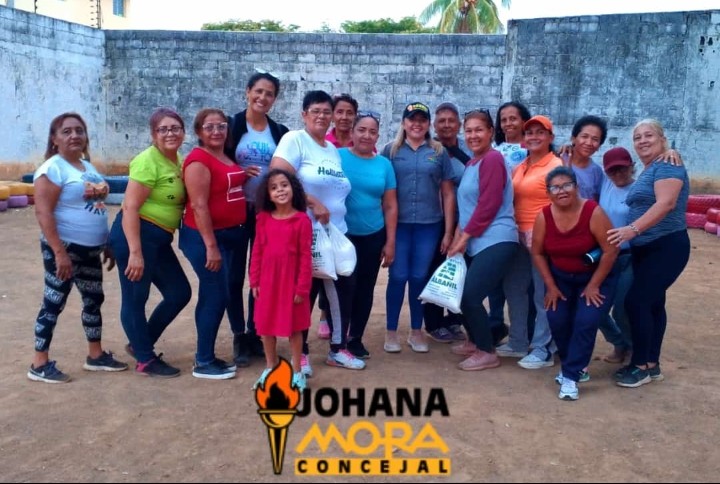 JohanagMora's tweet photo. #17Abril | Aportando mi granito de arena a este maravilloso Equipo de Mujeres Profesionales y Deportistas que practican "Bolas Criollas" en la Casa del Educador. Sigan adelante con ese bonito proyecto. Éxitos!

#MunicipioTorres 

Concejal Johana Mora https://t.co/JcTvQGprPE