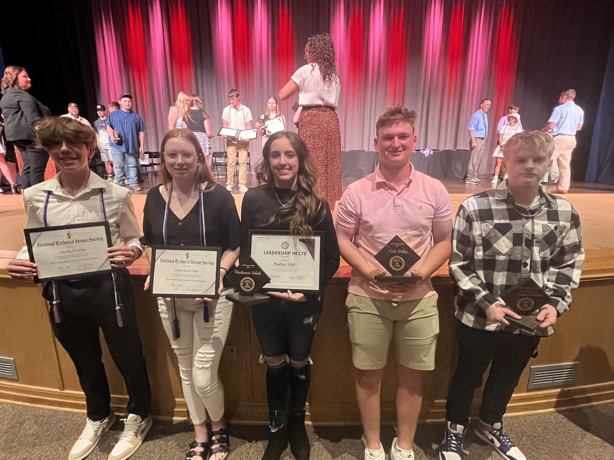 WeboJrSrHigh's tweet photo. Congratulations to tonight’s West Central CTE award winners.  Job well done! https://t.co/BzyIr9MVef