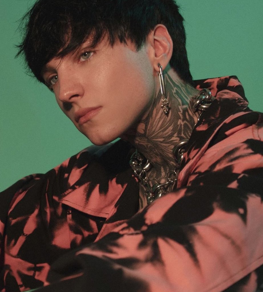 xCryUpdates_'s tweet photo. 🚨📢 | Cry y 3AM.

Por medio de un stream Cry confirma que saldrá en un videoclip musical de 3AM y comenta su próxima colaboración musical con ellos. https://t.co/oI6Au62BQn