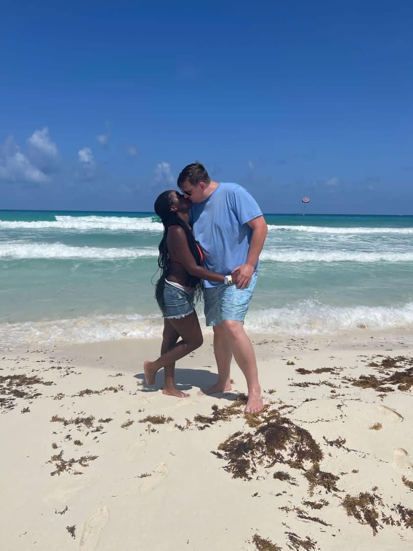 Interracial Dating tweet media