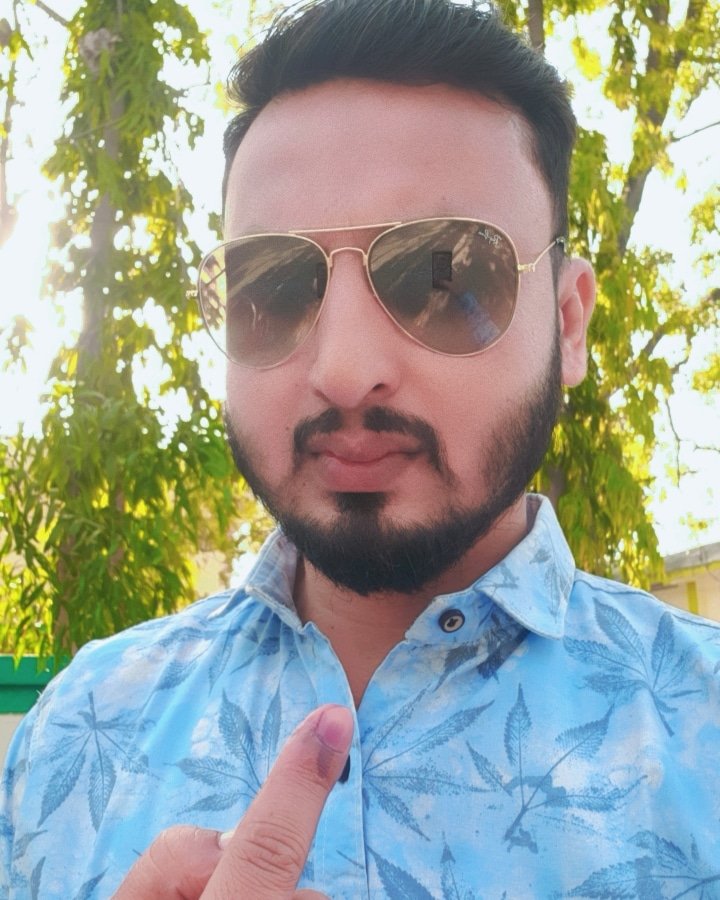 TabrezAliPatel1's tweet photo. लोकतंत्र का महापर्व।।
चलो मतदान करें हम।।

🇮🇳🇮🇳🇮🇳
#VoteForINDIA https://t.co/6TNpYcjKqf
