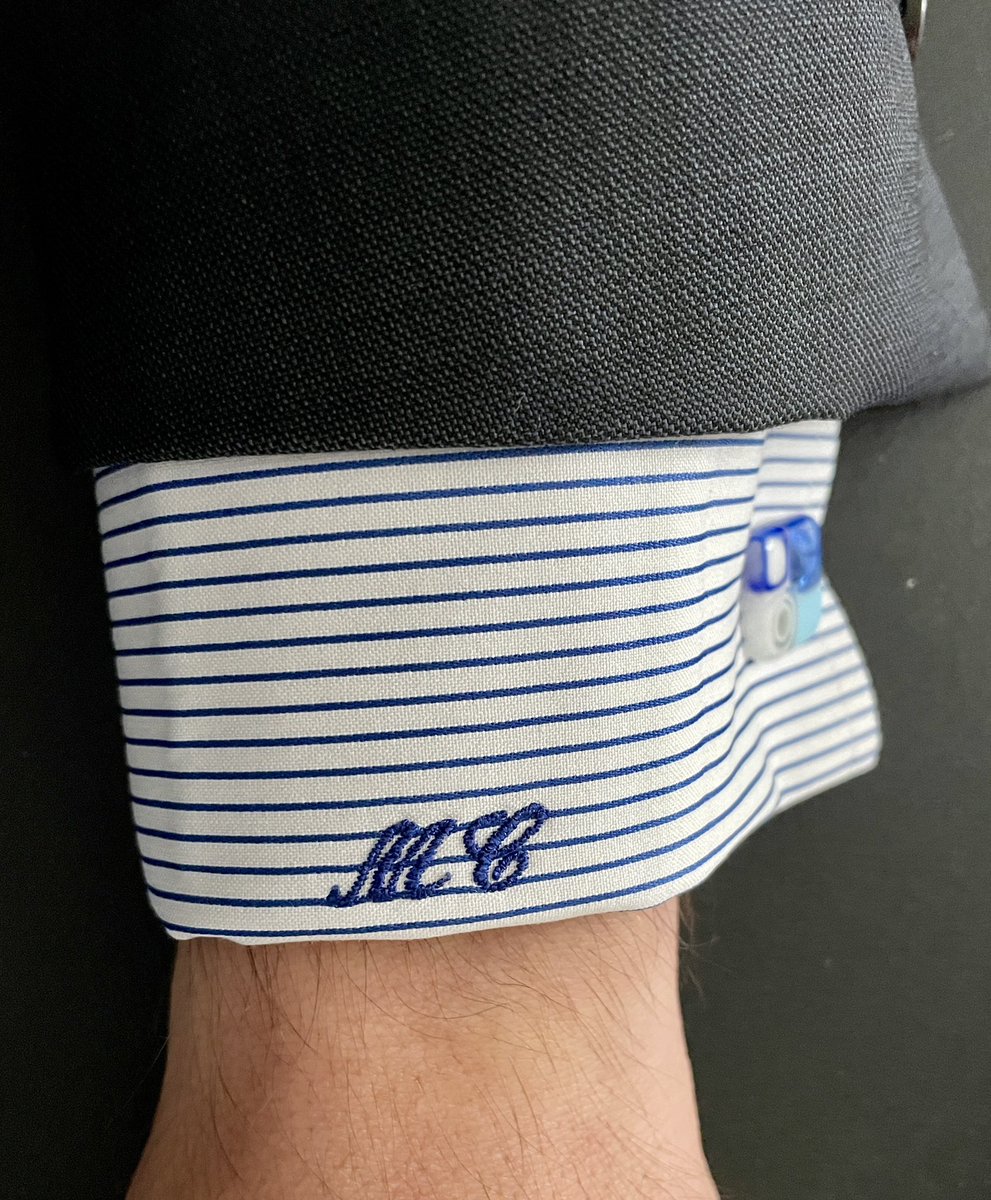 Thought it would be a good idea to have my own monogram shirt: MC.

Management Consultant

How do you rate it?

(PS: cufflinks from Murano, Italy 👊)
