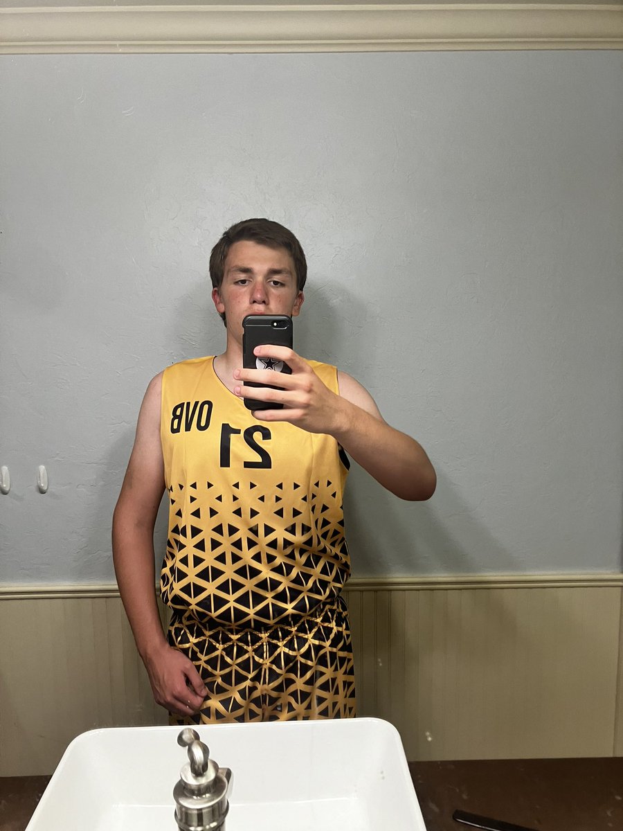 21Lboss's tweet photo. Uniforms for AAU Basketball. I Can’t wait for the season to start. https://t.co/lxe5hJDqmS