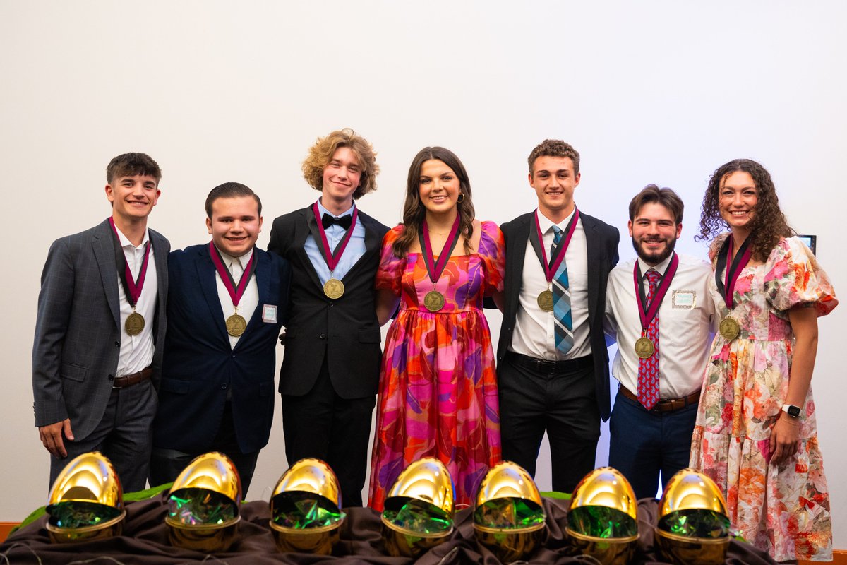 ShermanISD's tweet photo. We are so inspired by the caliber of students and staff in SISD! ❤️Last night SEF honored seven seniors for their outstanding leadership, character and service 🤝 🐾 along with their chosen educators from Sherman High School!
Read more: https://t.co/u64NBG7Jvt
#BuildingBearcats https://t.co/okdVgIhQ7Q