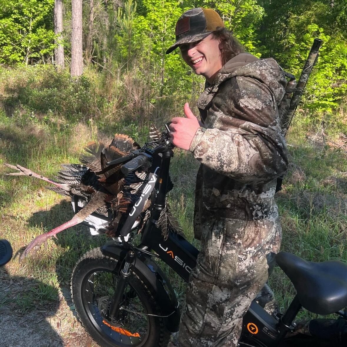 🚴‍♂️🌿 Embark on a Unique Hunting Journey on a JASION Electric Bike 🏹🌄
Grab your bow and arrows, hop on a JASION electric bike, and kickstart an exhilarating hunting adventure! 

#jasionbike
#jasionxhunter
#jasioneb7
#jasioneb7st
#Hunting
#ExploringNature
#OutdoorAdventure