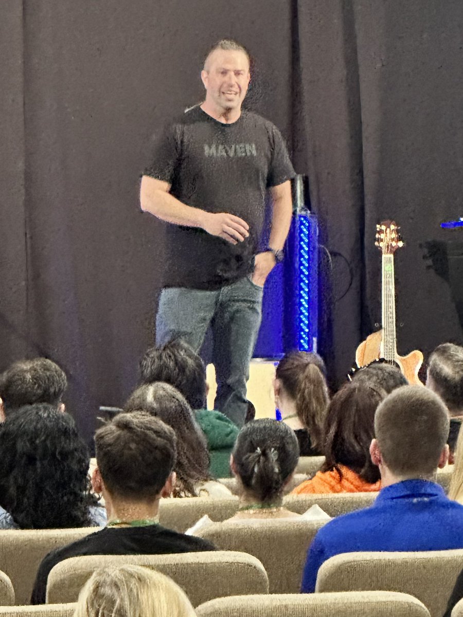 NtelligentFaith's tweet photo. Youth night at the Intelligent Faith Conference Cornerstone Church Anaheim! Full house to hear Ryan Pauly and Jane Pantig! https://t.co/Wj6c0VBexf