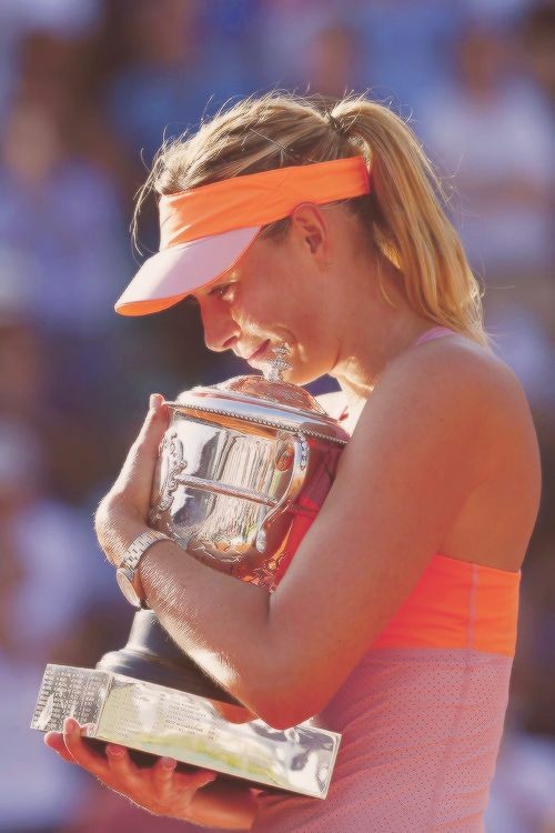 ¡Hoy cumple 37 años Maria Sharapova! 🔝 Fue N°1 del mundo. 🏆 Campeona de 36 títulos. 💥 Ganó 5 Grand Slams. 🌎 Campeona de Fed Cup. 🔥 Ganó las WTA Finals. 🥈 Medallista plateada en JJ.OO. REINA 👑