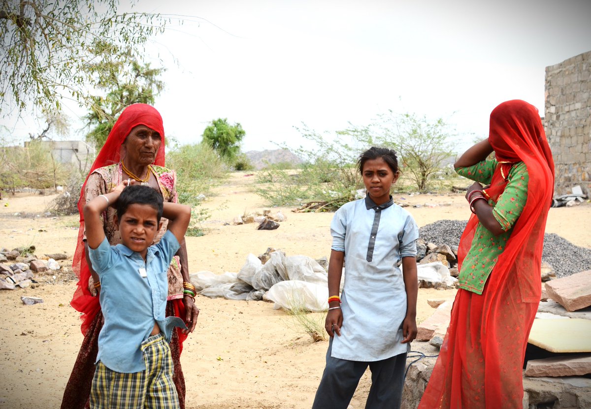 Tumhari file-o mein gaon ka mausam gulabi hai, magar ye aankde jhoothe hain ye daava kitaabi hai -- Adam Gondvi

In your files the weather of the village is a happy pink, but those numbers are false those claims are bookish

Vote wisely, India #GeneralElections2024