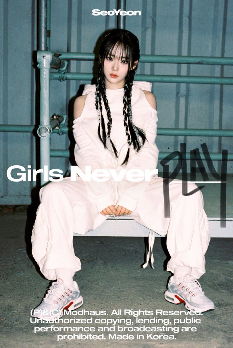 sushichaomein's tweet photo. Girls never play, cry, chicken out #tripleS #트리플에스  #ASSEMBLE24 #Girls_Never_Die #Girls_Never_Challenge https://t.co/TlUEjs1pO5