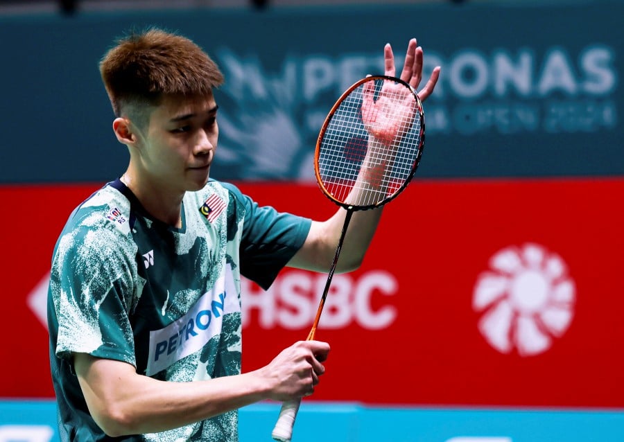 Our National Men Singles Player Ng Tze Yong Has been Replaced by Our National Men Doubles Player Choong Hon Jian Due to Tze Yong Injured 

Get Well Soon and Speedy Recovery Tze Yong ❤️‍🩹

#DemiMalaysia 
#TotalEnergiesThomasUberCupFinals2024
#NgTzeYong