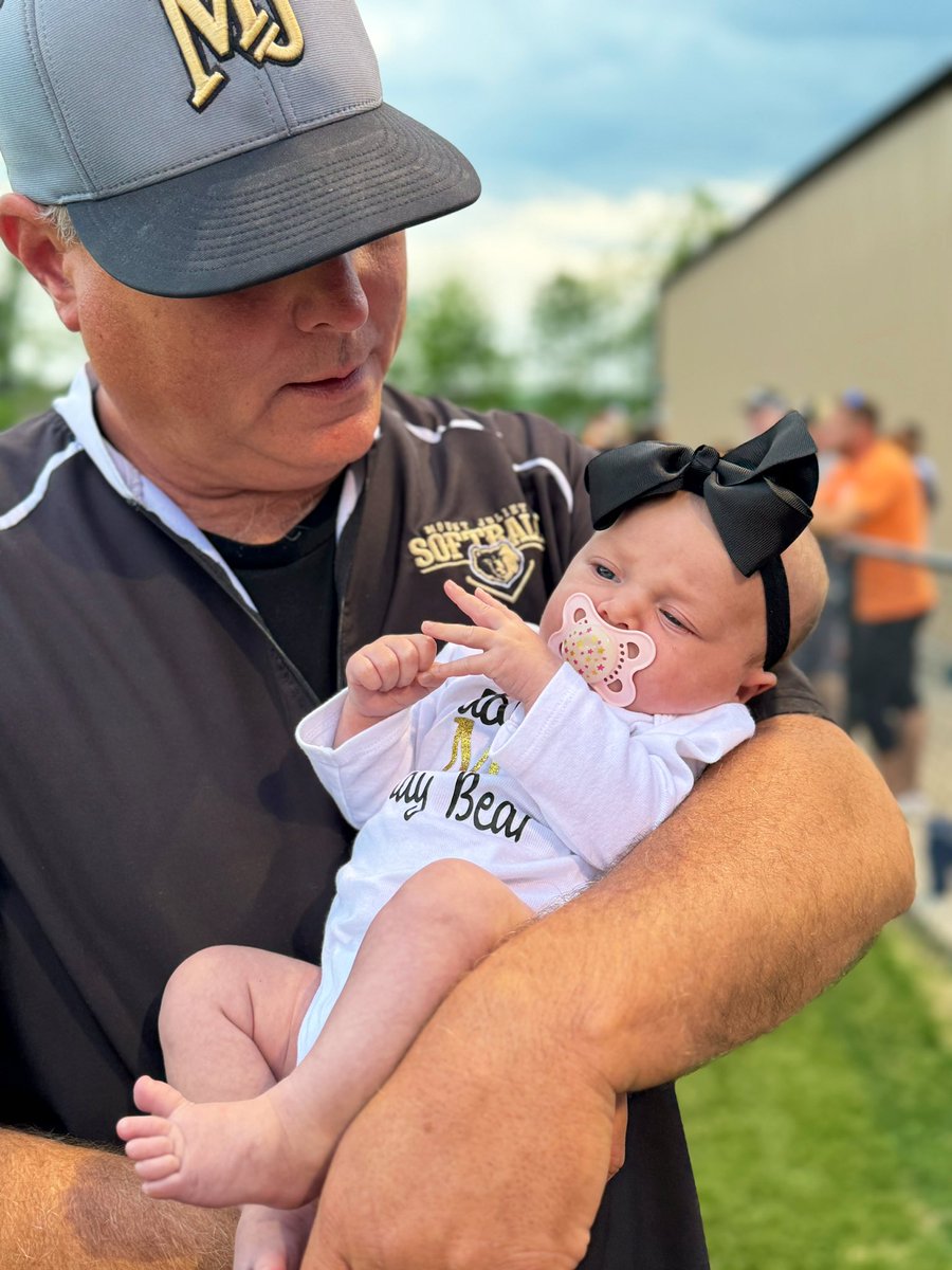 pageplaybook's tweet photo. Future Lady Bear
Granddaddy Costley. 
@mjhsoftball https://t.co/o1AtxuMEAb
