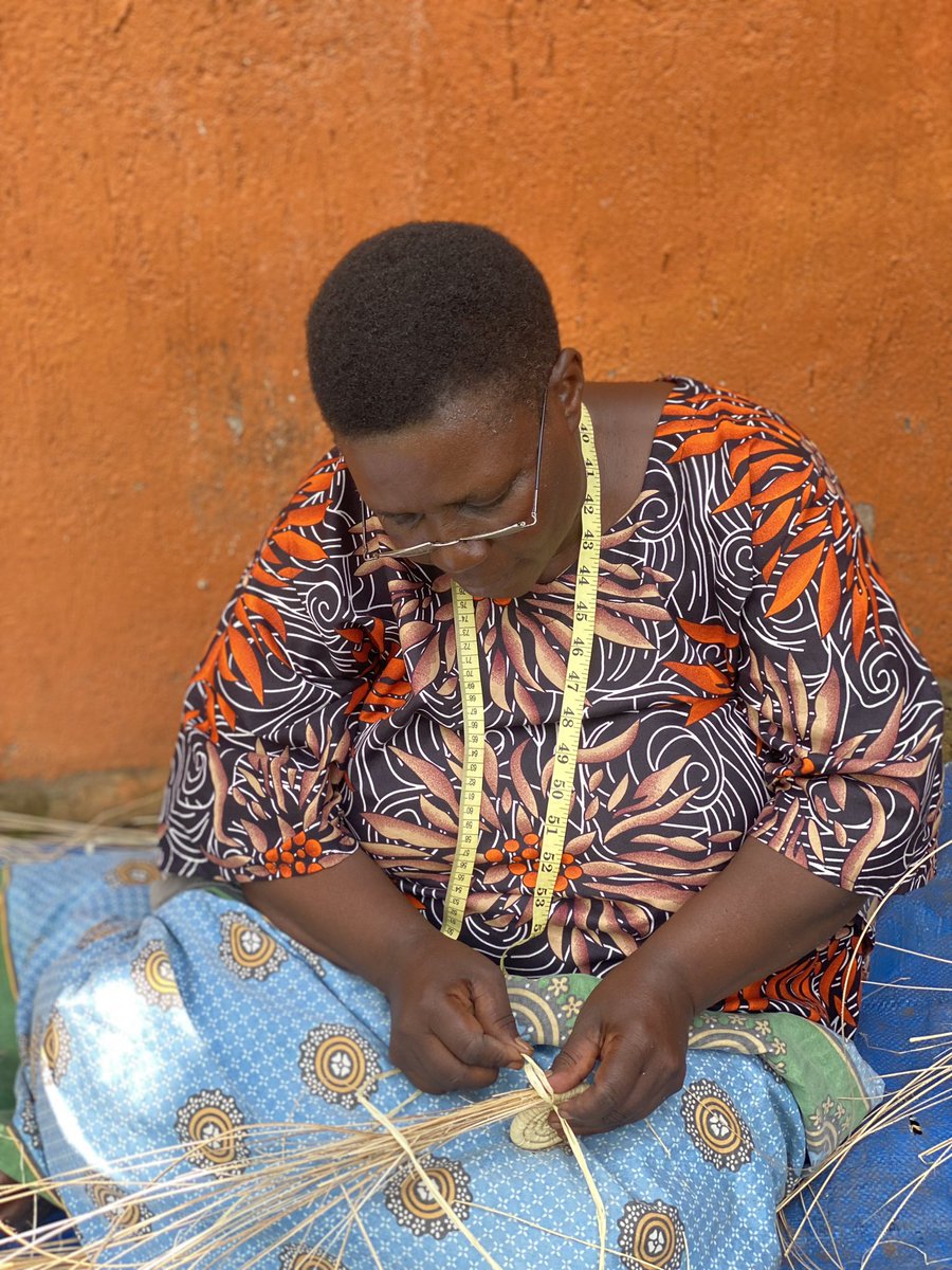 Our #VEEG groups support cross generational learning. Women of all ages sit and discuss various topics as weaving and production takes place. It’s not all about crafting… there are topics ranging from domestic violence, human rights, gender equality making our bonds #stronger