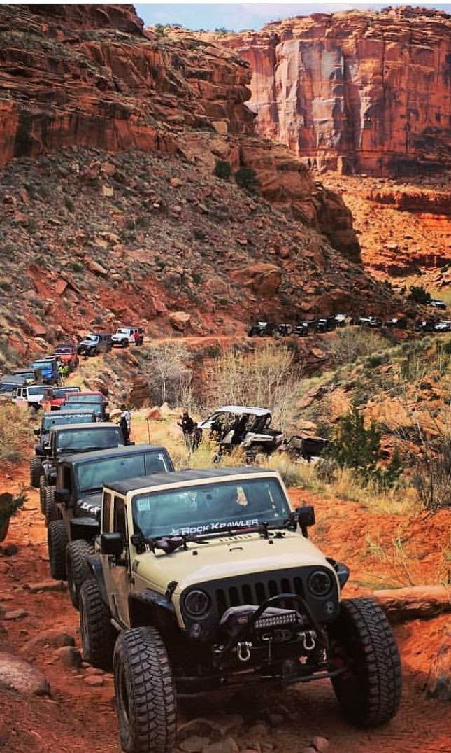 THEJeepMafia's tweet photo. Time to roll out. Have a great night and keeper upright out there. ✌️ https://t.co/W7vhEzfXcg